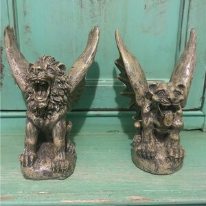 Vintage Young’s Lion Lioness Gargoyle Resin Figure Set